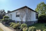 Gepflegtes Haus im Bungalowstil, mit beheiztem Pool, Backhaus und großen Nebengebäuden in Heinersdorf 3 zimmer