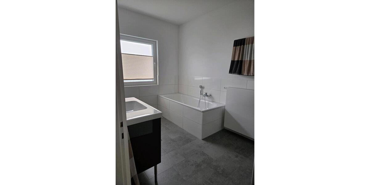 Hochparterre Wilhelmshaven Heppens - 4 Zimmer, 122 m&sup2;, 335.000&euro; | Angebot:27216842