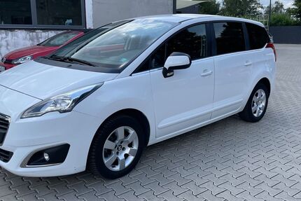 Peugeot 5008 96.000 km 5.950 &euro; Herzogenrath 52134