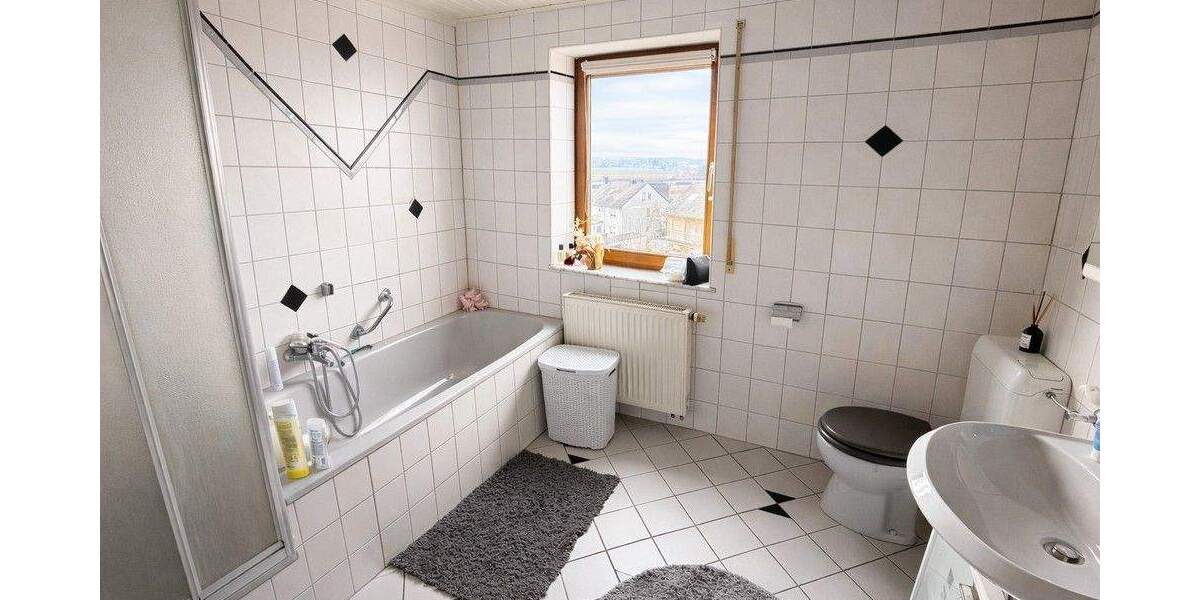 Etagenwohnung Weißenburg - 3 Zimmer, 77 m&sup2;, 215.000&euro; | Angebot:25664497