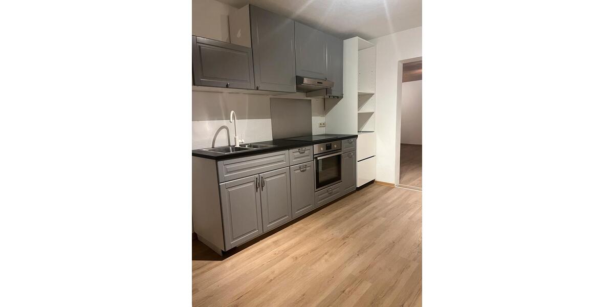 Etagenwohnung Weiden in der Oberpfalz - 3 Zimmer, 89 m&sup2;, 900&euro; | Angebot:25626146