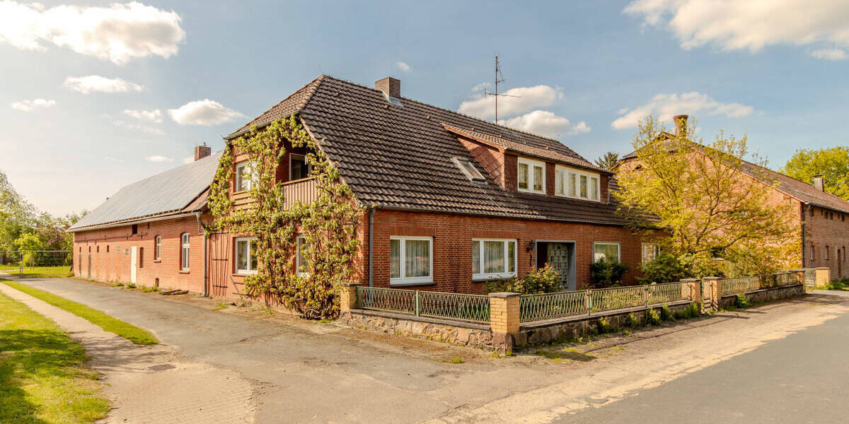 Idyllischer Resthof mit großzügigen Nebengebäuden in Ortsrandlage 1 zimmer