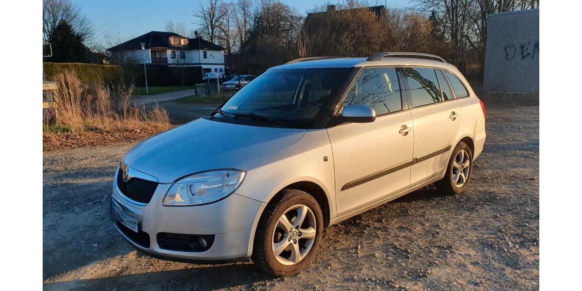 Skoda Fabia 95.000 km 4.500 &euro; Haste 31559