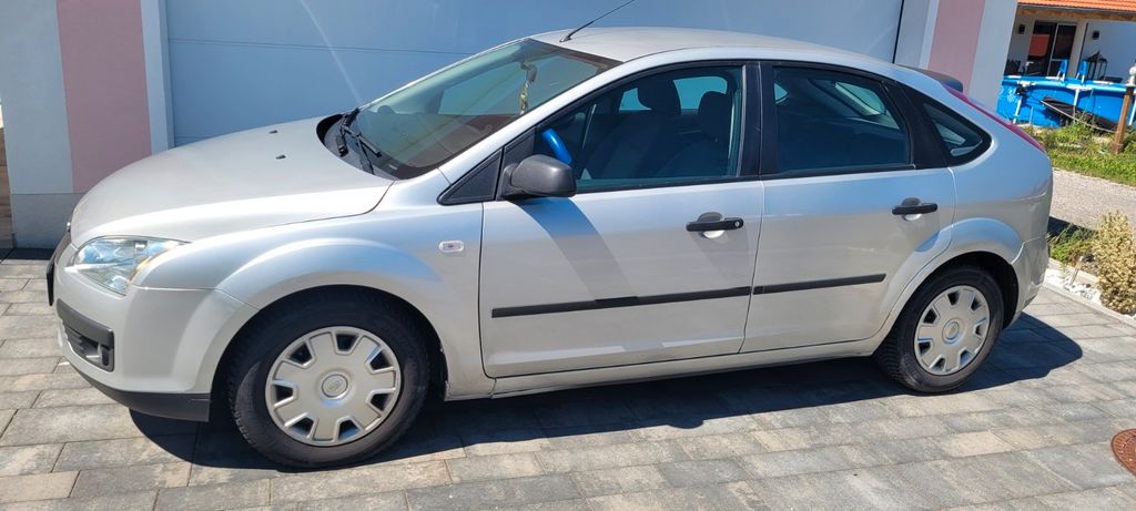 Ford Focus 243.809 km 1.650 &euro; Reisbach 94419