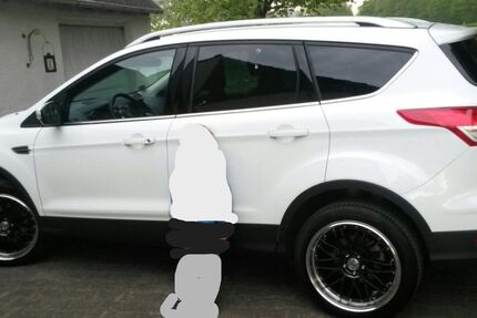 Ford Kuga 104.000 km 9.000 € Delbrück 33129