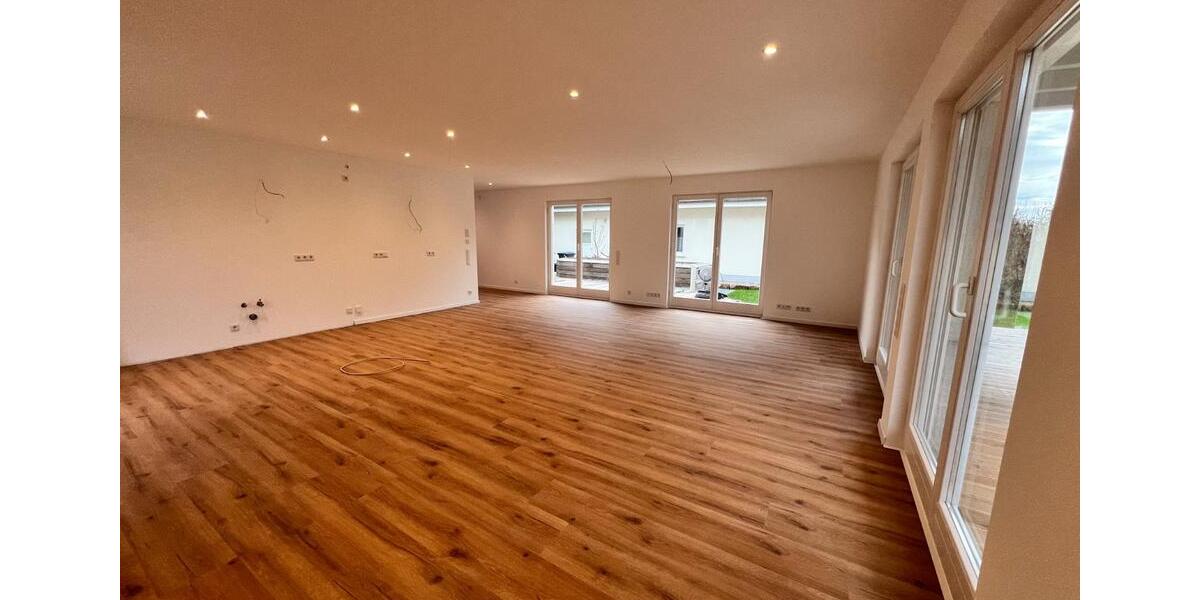 Moderne 3-Zimmer-Erdgeschosswohnung mit Garten & Terrassen – Erst 3 zimmer