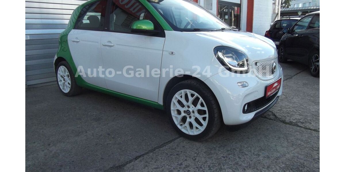 Smart ForFour 23.000 km 8.699 &euro; Berlin 12277