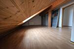 Dachgeschoßwohnung Kindenheim - 3 Zimmer, 85 m&sup2;, 700&euro; | Angebot:25256895