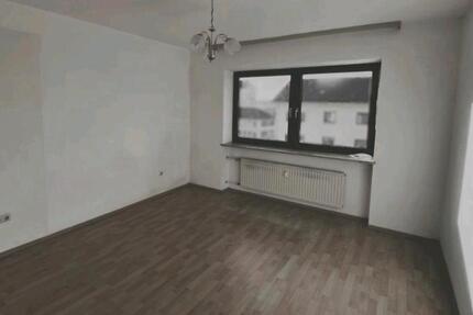 Kaufe Wohnung, renovierungsbedürtig, abgelebt, z.B. Nachlass, 2 zimmer