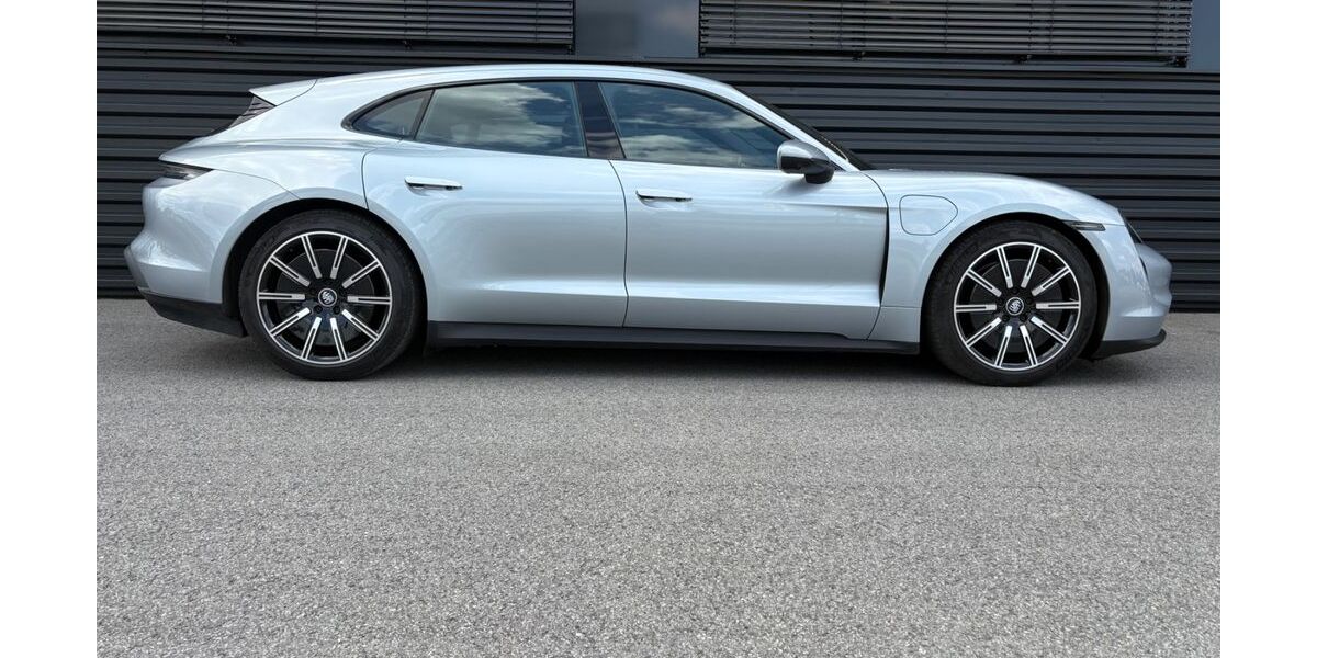 Porsche Taycan 59.700 km 64.700 &euro; Passau 94032