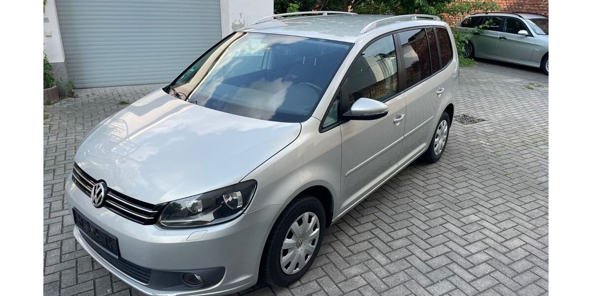 VW Touran 144.000 km 4.444 &euro; Dresden 01139