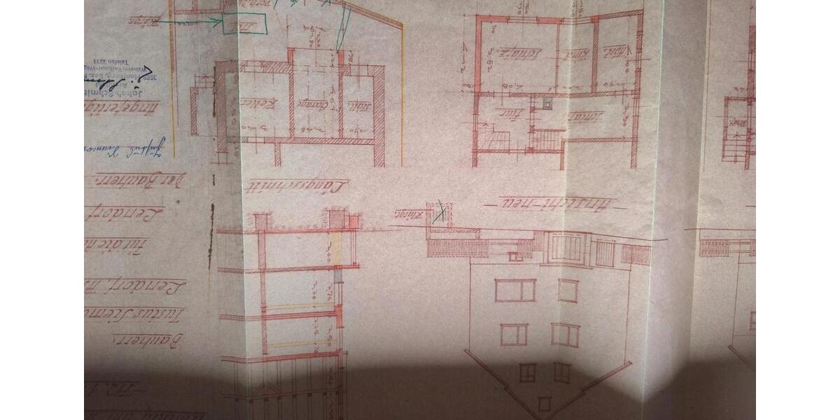 Einfamilienhaus Borken (Hessen) - 9 Zimmer, 156 m&sup2;, 75.000&euro; | Angebot:25279883