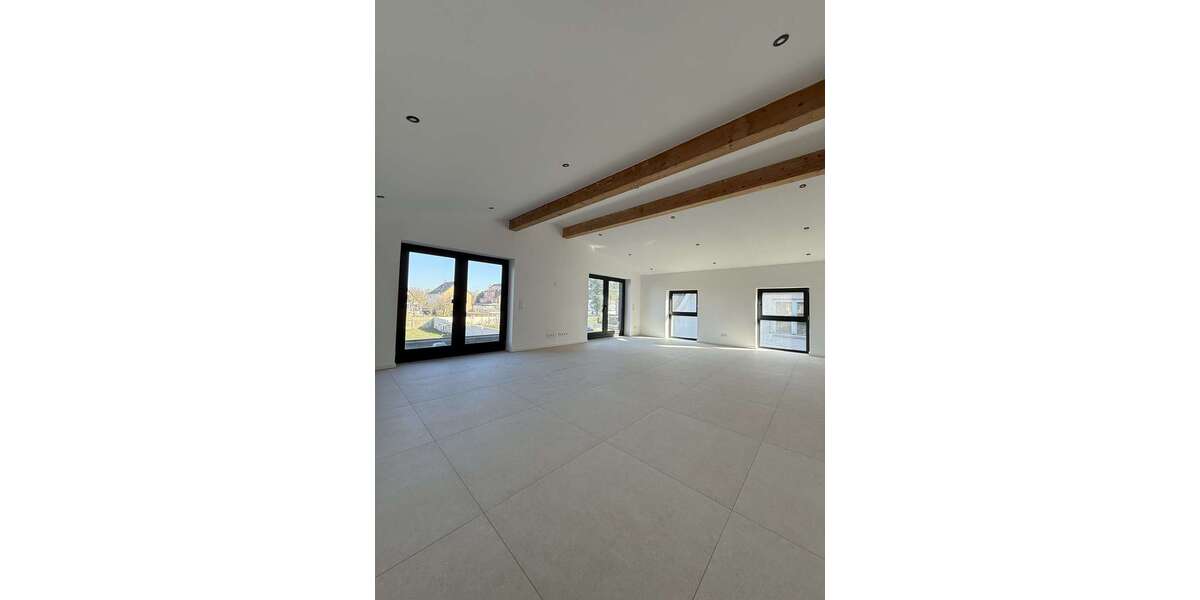 Etagenwohnung Langenhagen - 4 Zimmer, 140 m&sup2;, 1.800&euro; | Angebot:25591270