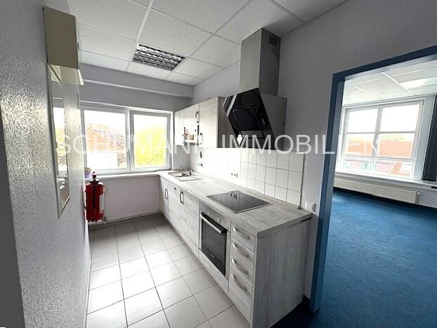 Repräsentatives 2 Raum Büro Praxis mit Fahrstuhl