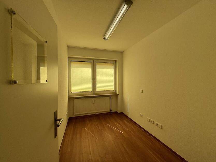 Neue Praxisräume gesucht?...freie 202 m² große Praxis in Ärztehaus in ER-Büchenbach 9 zimmer