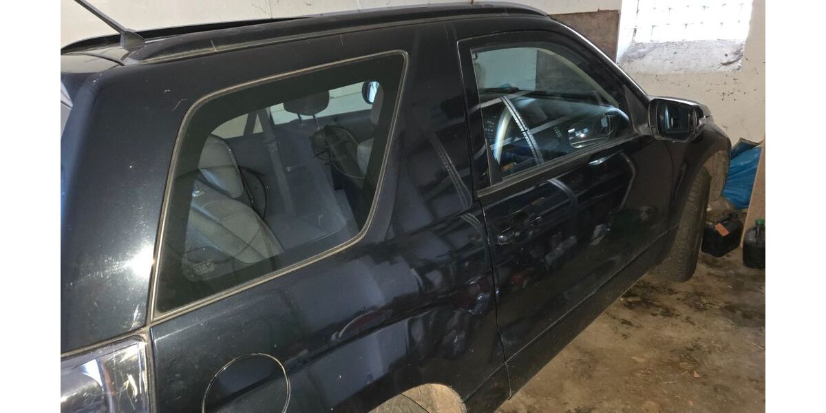 Suzuki Grand Vitara 134.000 km 2.800 &euro; Oppurg 07381