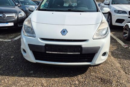 Renault Clio 88.559 km 2.799 &euro; Karlsruhe 76137