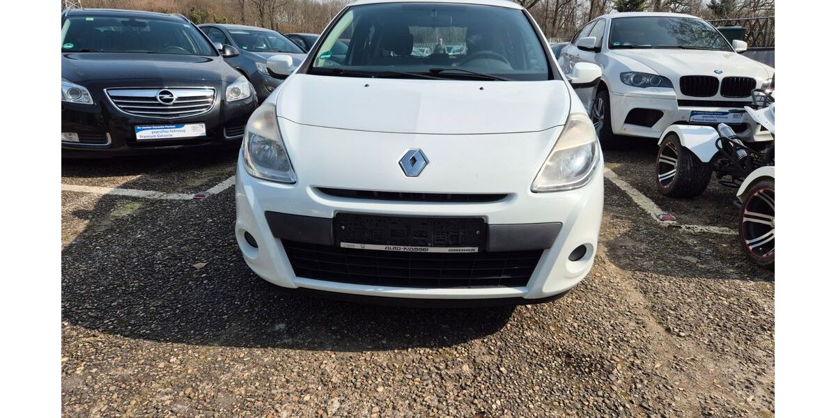 Renault Clio 88.559 km 2.799 &euro; Karlsruhe 76137