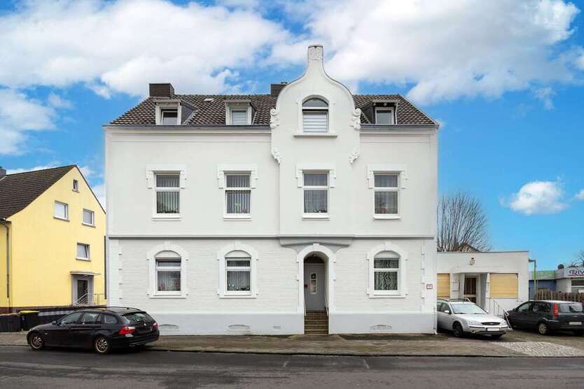 Haus zum Kaufen in Düsseldorf Vennhausen 950.000 € 299 m²