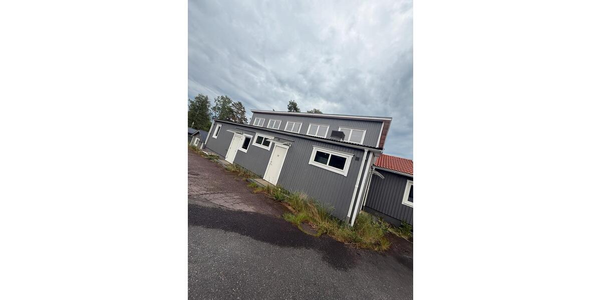 Einfamilienhaus Groß Grönau - 18 Zimmer, 2.000 m&sup2;, 228.000&euro; | Angebot:26826353