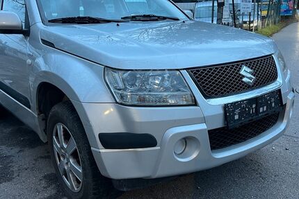 Suzuki Grand Vitara 144.295 km 2.990 &euro; München 80935