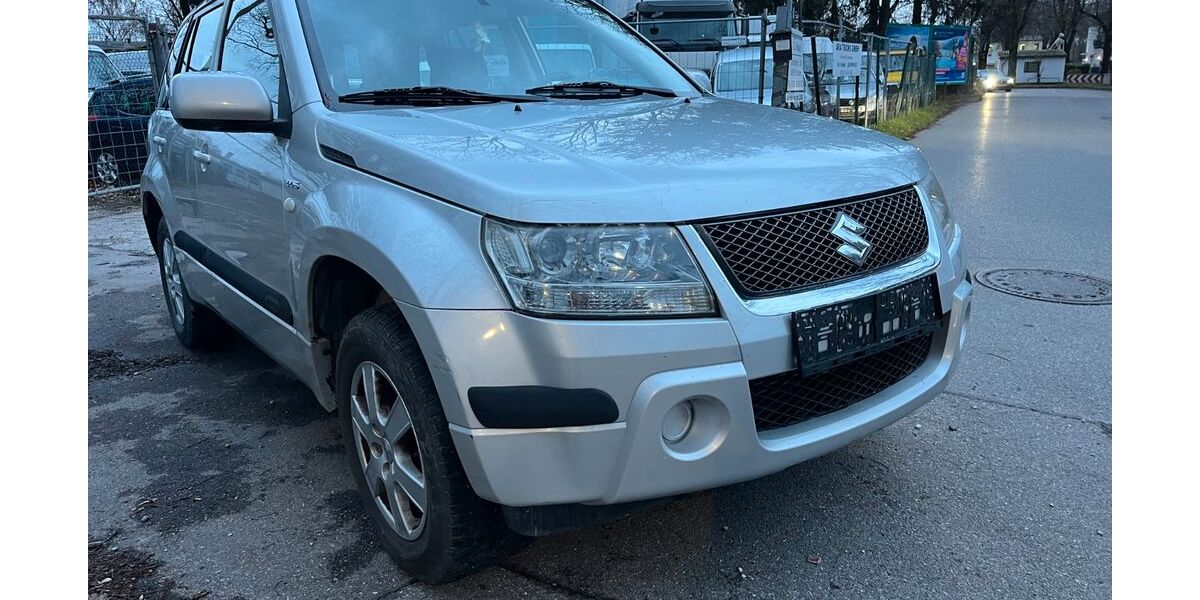 Suzuki Grand Vitara 144.295 km 2.990 &euro; München 80935