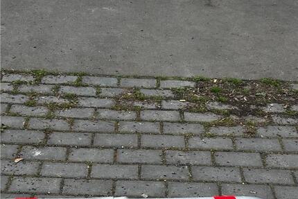 Ein Parkplatz in der Stadtmitte Kassel wird angeboten.