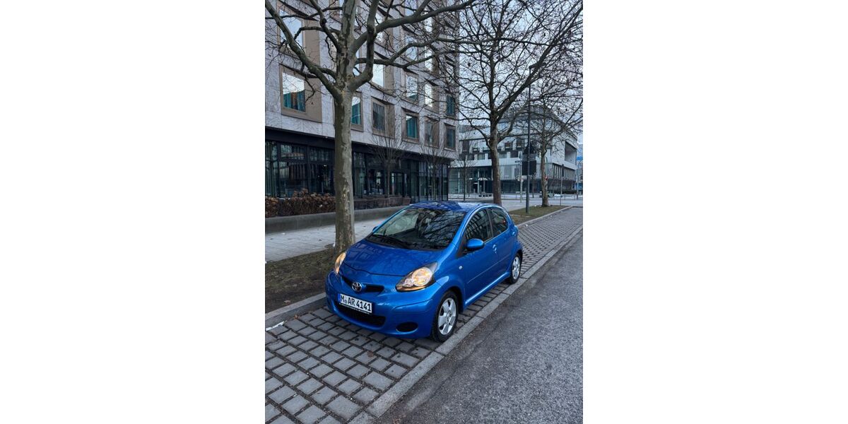 Toyota Aygo (X) 82.173 km 4.000 &euro; München 80804