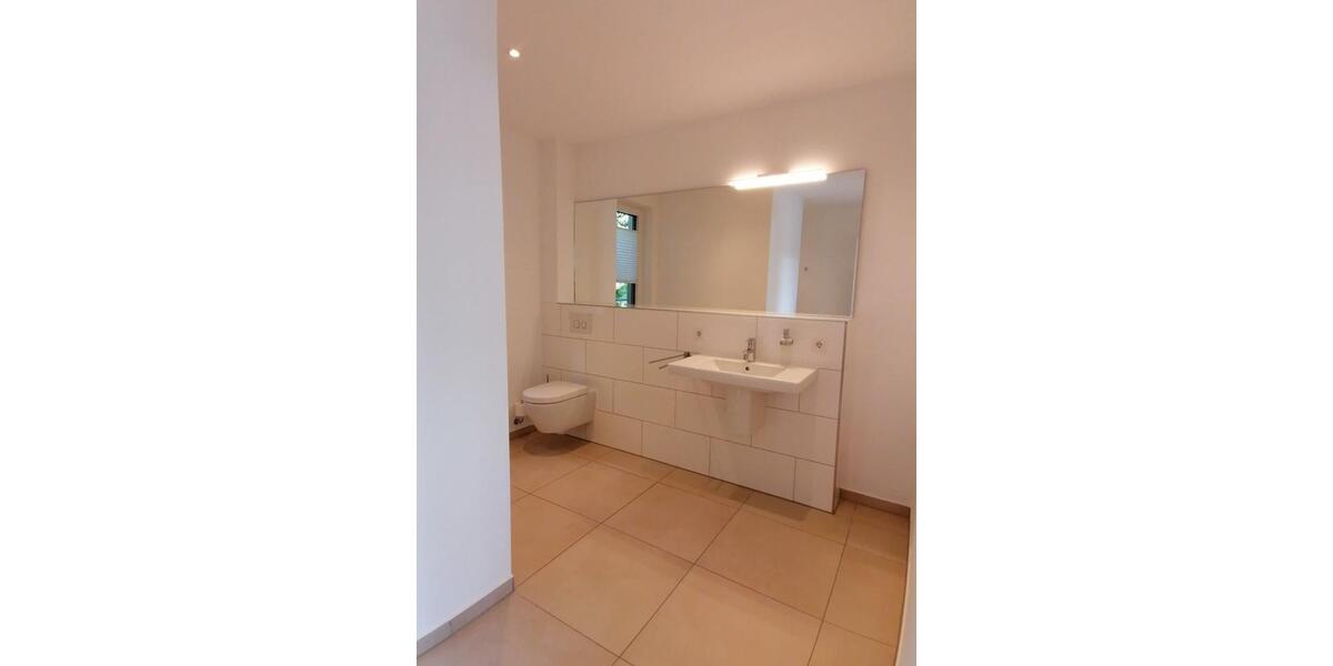 Hochparterre Bad Oeynhausen Rehme - 3 Zimmer, 152 m&sup2;, 1.600&euro; | Angebot:26348995