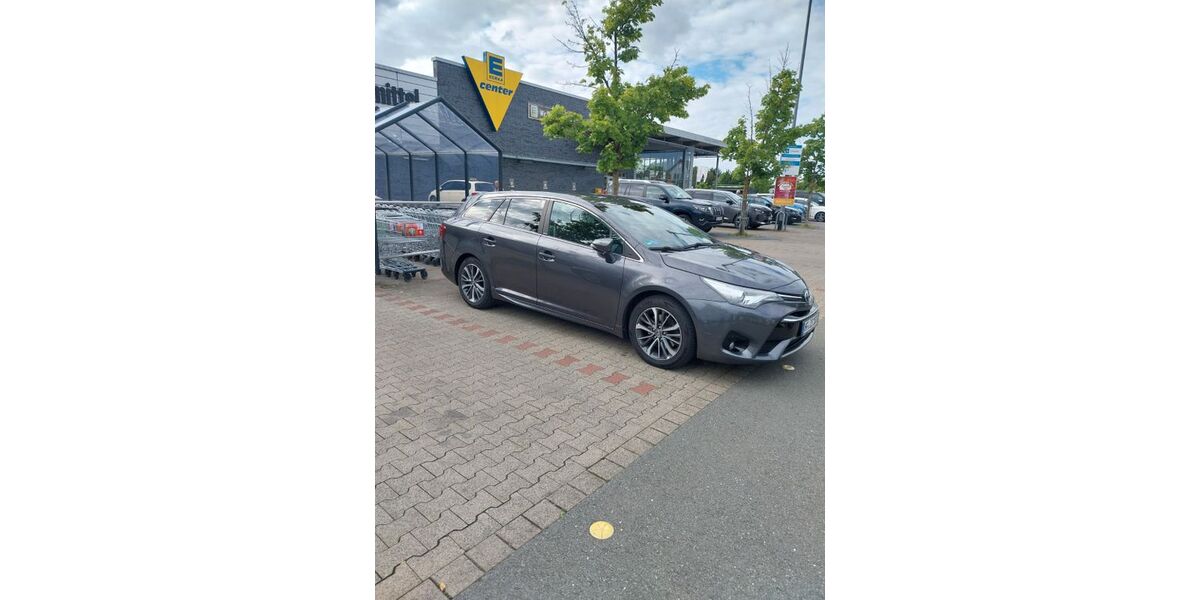 Toyota Avensis 201.075 km 8.800 &euro; Herford 32051