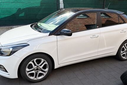 Hyundai i20 130.000 km 7.999 &euro; Groß Grönau 23627