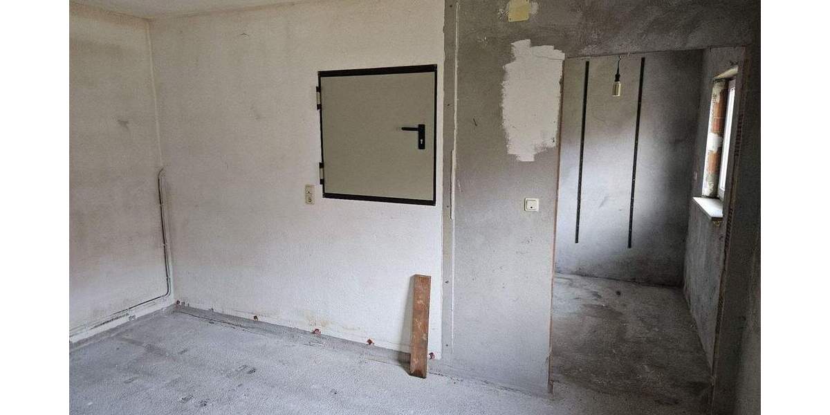 Einfamilienhaus Heustreu - 7 Zimmer, 115 m&sup2;, 89.000&euro; | Angebot:25909354