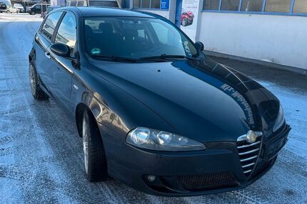 Alfa Romeo 147 235.000 km 1.499 &euro; München 81737