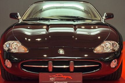 Jaguar XK8
