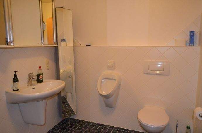 Mehrfamilienhaus, Wohnhaus Schweinfurt Musikerviertel und amerik. Siedlung - 1.100&euro; | Angebot:26155144