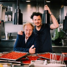 Manuel Rubey & Simon Schwarz - Das Restaurant 08.12.2026 Stadthalle Cham