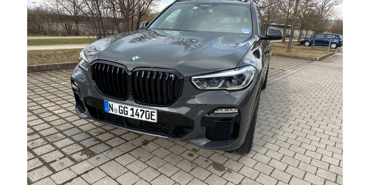 BMW X5 11.998 km 62.999 &euro; München 81929