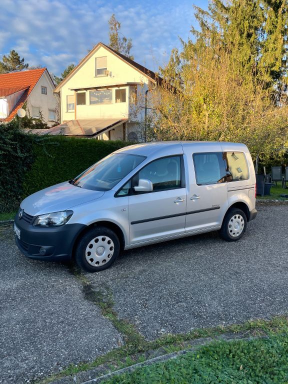 VW Caddy 146.800 km 8.300 € Süßen 73079