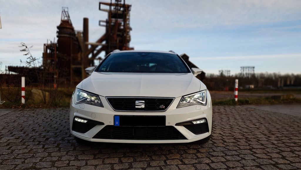 Seat Leon 98.989 km 17.900 &euro; Dortmund 44309