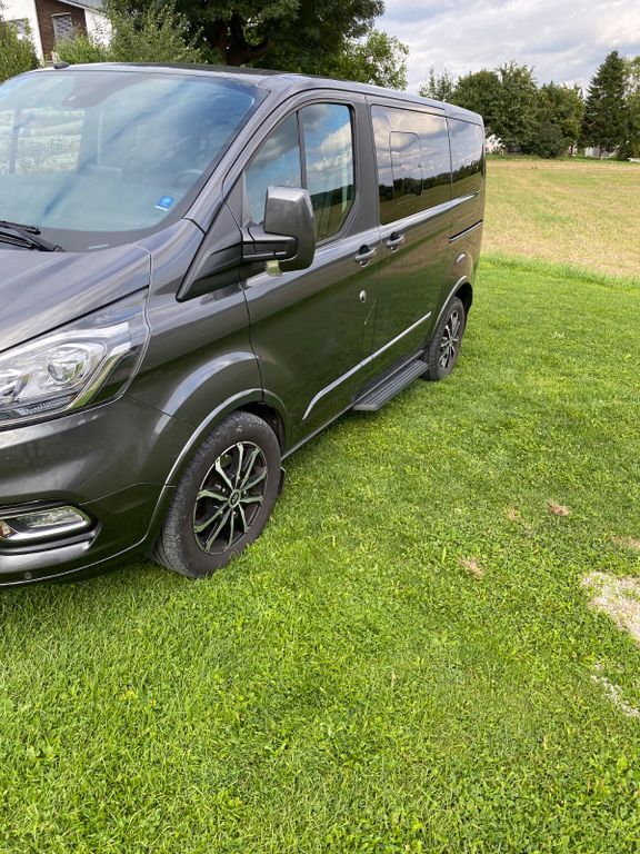 Ford Tourneo Custom 89.000 km 30.999 € Adelzhausen 86559