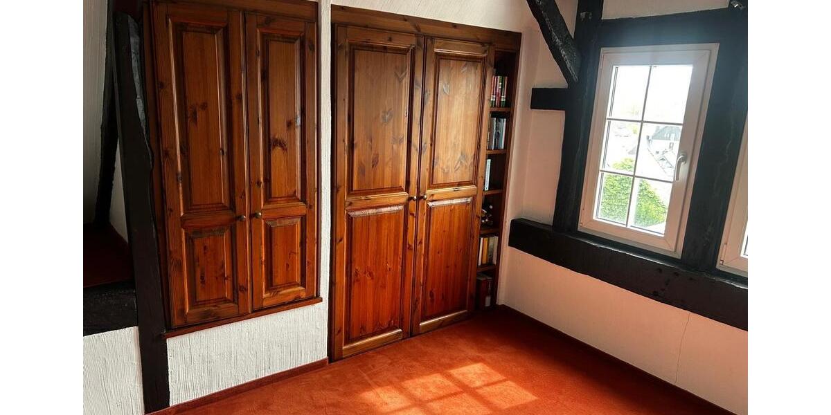 Einfamilienhaus Reichshof - 1 Zimmer, 95 m&sup2;, 1.350&euro; | Angebot:26224839