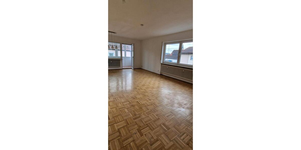 Etagenwohnung Ebermannstadt - 4 Zimmer, 108 m&sup2;, 880&euro; | Angebot:25383959