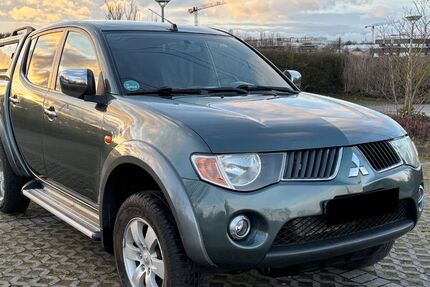 Mitsubishi L200 96.000 km 13.900 &euro; Mainz 55129
