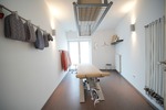 Hochwertige Physiopraxis & vermietete 4-Zimmer-Dachgeschoss-Wohnung - Gewerbeobjekt Arnstein | Angebot:26649274