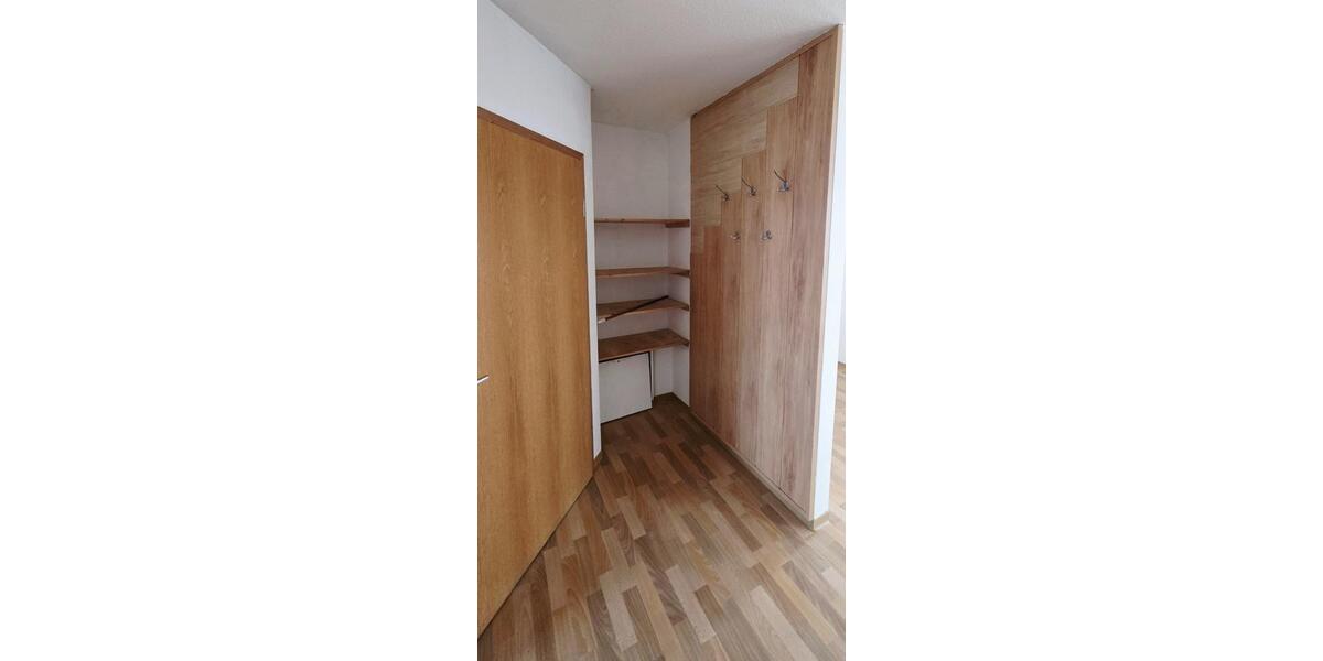 Helle ausbaufähige 2-Zi-Wohnung m. Balkon & Stellplatz bei Erfurt 2 zimmer