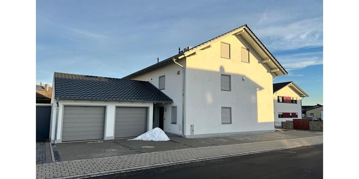 Doppelhaushälfte Osterhofen - 6 Zimmer, 175 m&sup2;, 1.400&euro; | Angebot:24832218