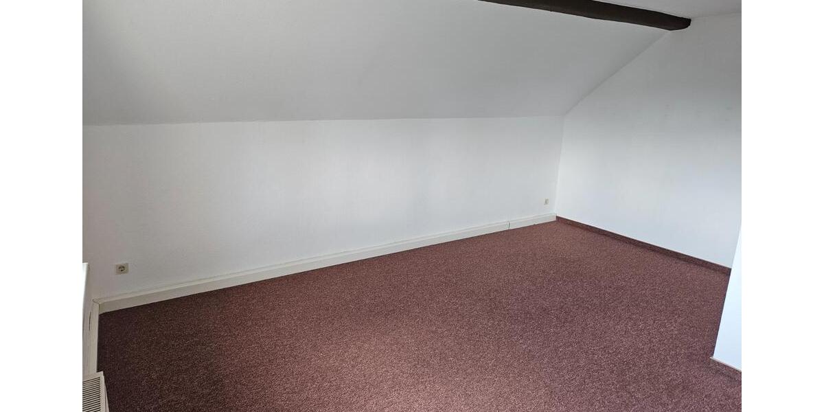 Dachgeschoßwohnung Oederan - 3 Zimmer, 78 m&sup2;, 390&euro; | Angebot:25874766