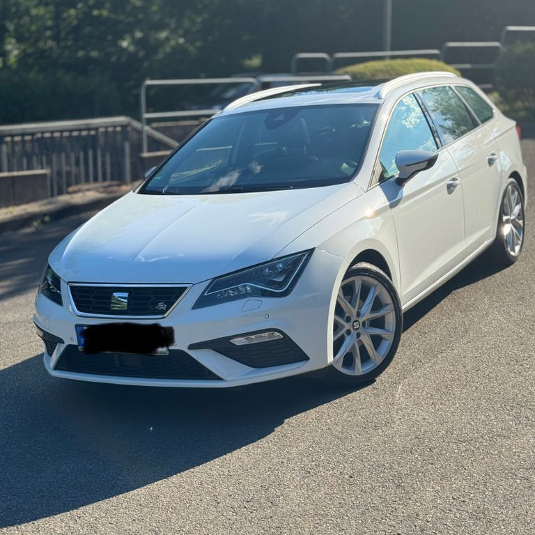Seat Leon 117.700 km 13.750 € Remscheid 42853