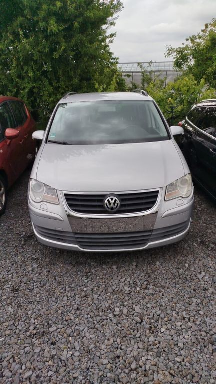 VW Touran 140.000 km 3.200 € Bonn 53121