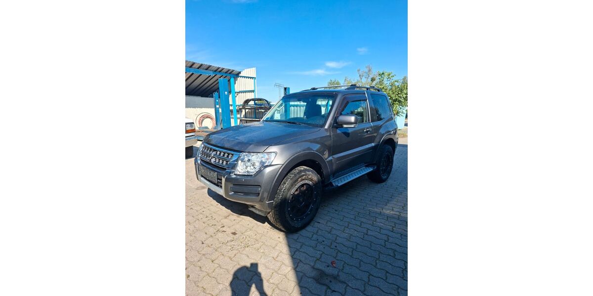 Mitsubishi Pajero 86.100 km 32.990 € Strasburg 17335
